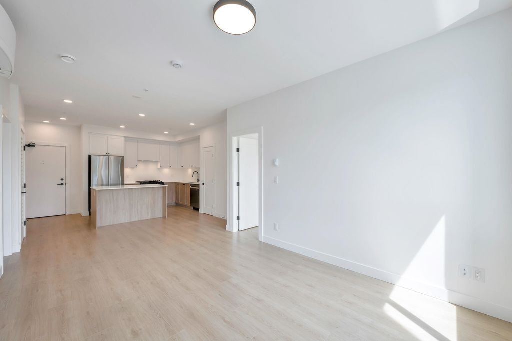 listing image 1109522676850236362