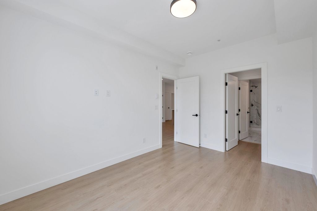 listing image 1108935775843121955
