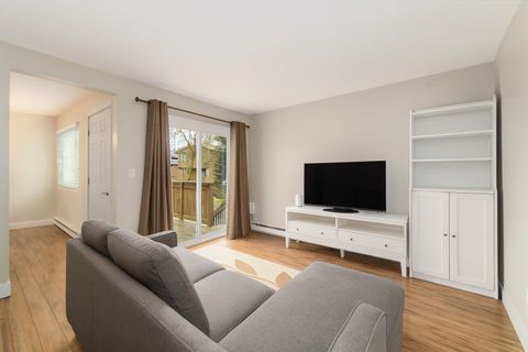 314 Highland Way 5 Port Moody BC V3H 3V7