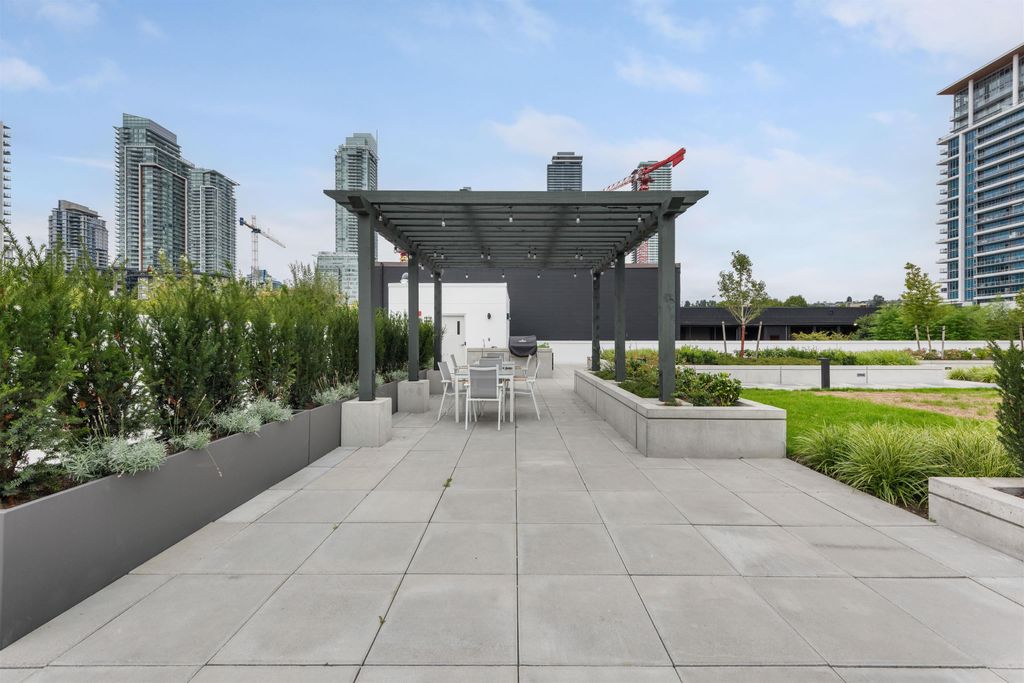 listing image 1100828499774981904