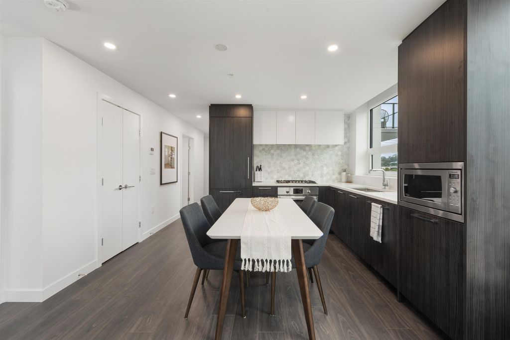 listing image 1107584409774468865