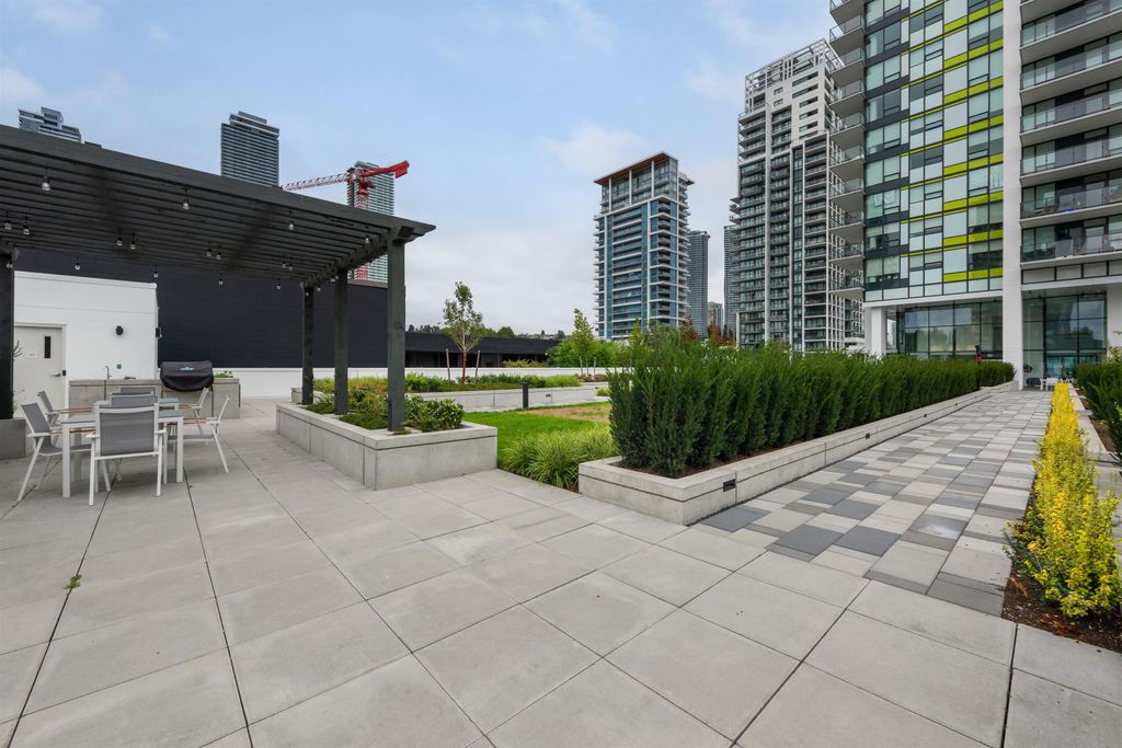 listing image 1102893578533030042