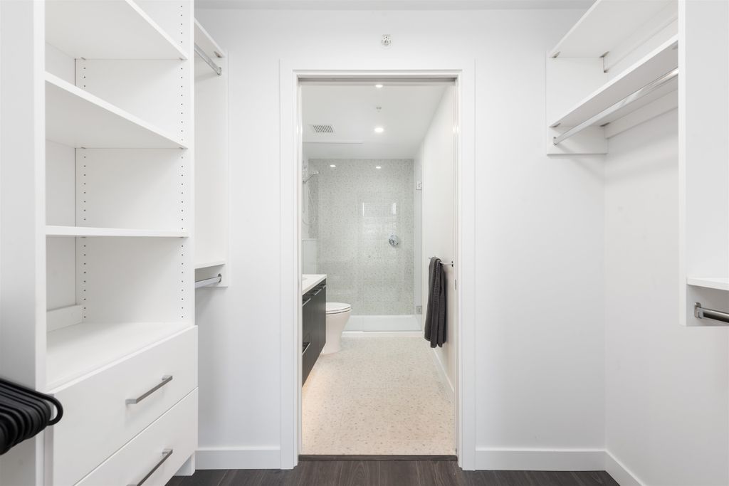listing image 1106370174953206905