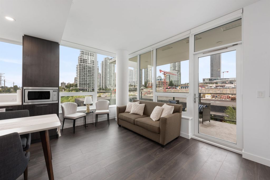 listing image 1104852803998824463