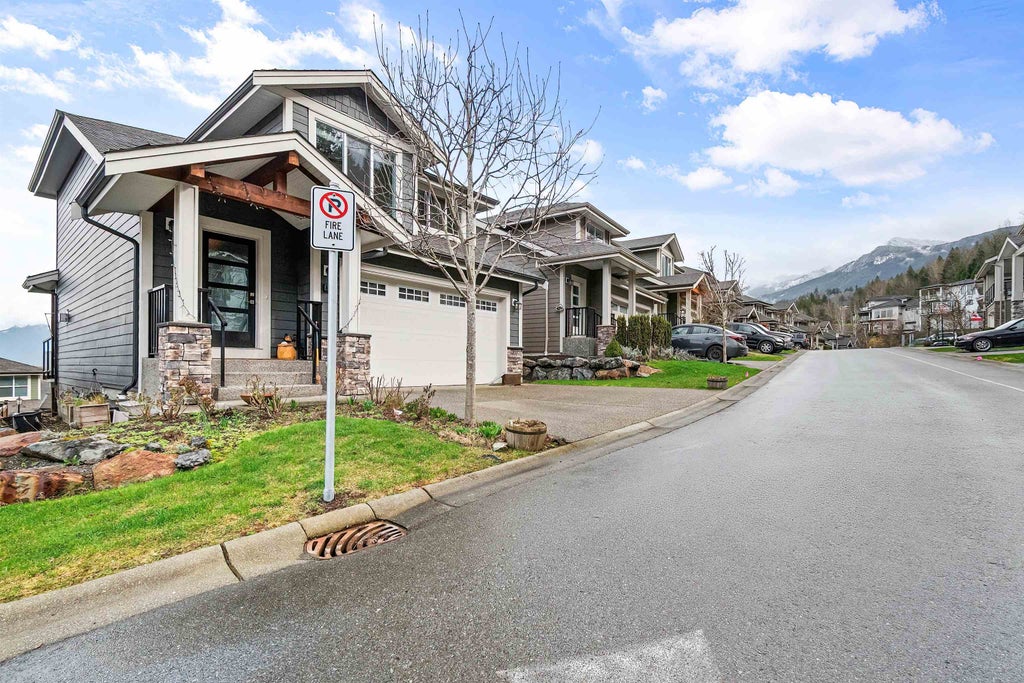 Photo of 50634 Ledgestone Place #41, Chilliwack, BC V2P 0E7 (MLS # R3136568)