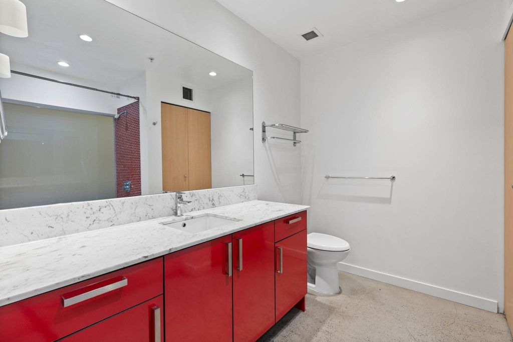 listing image 1103116872132306809