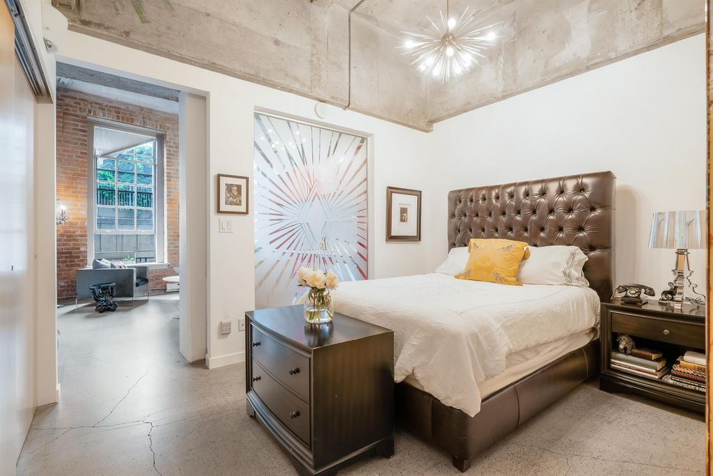 listing image 1104559618716527818
