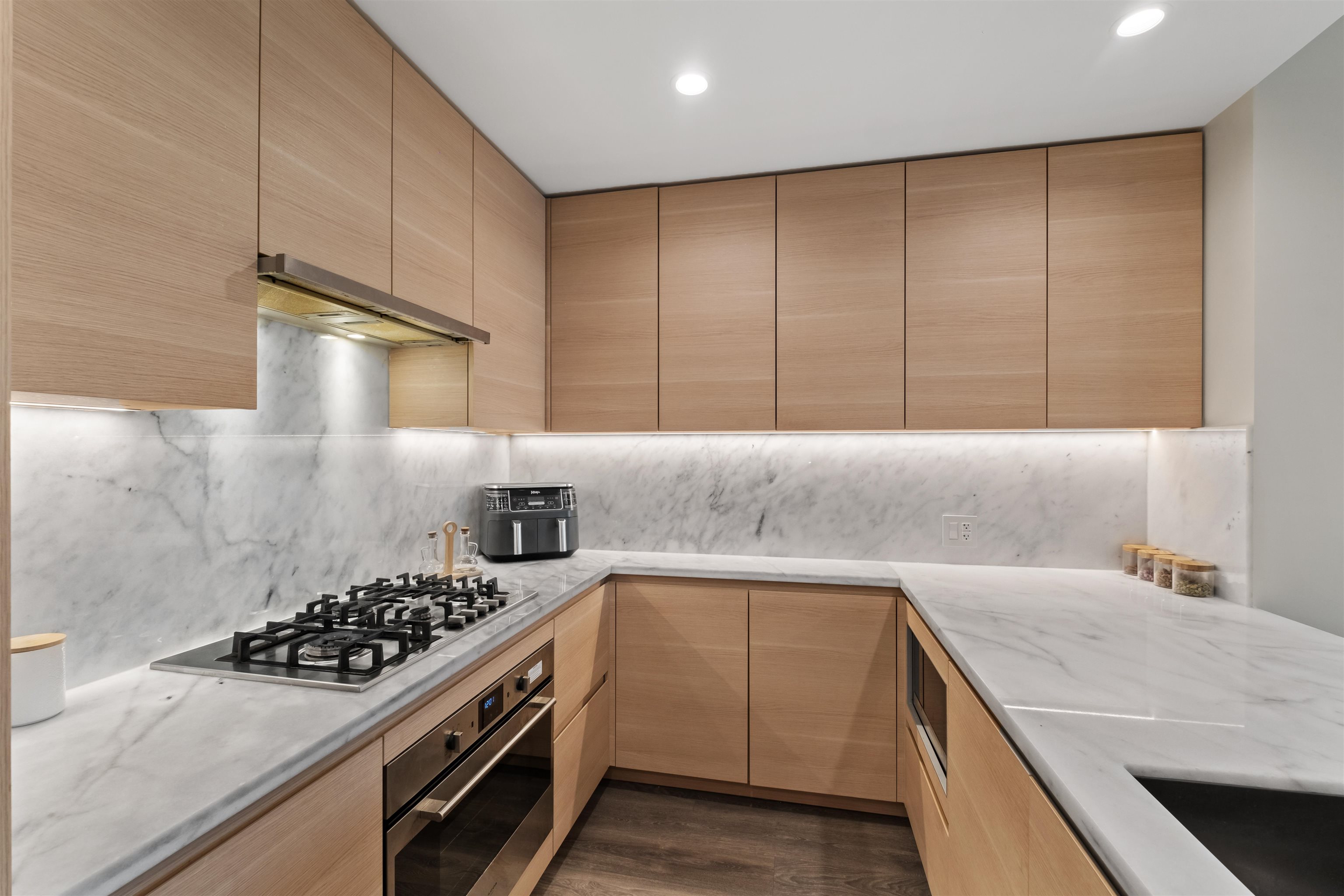 305 Morrissey Road 1601