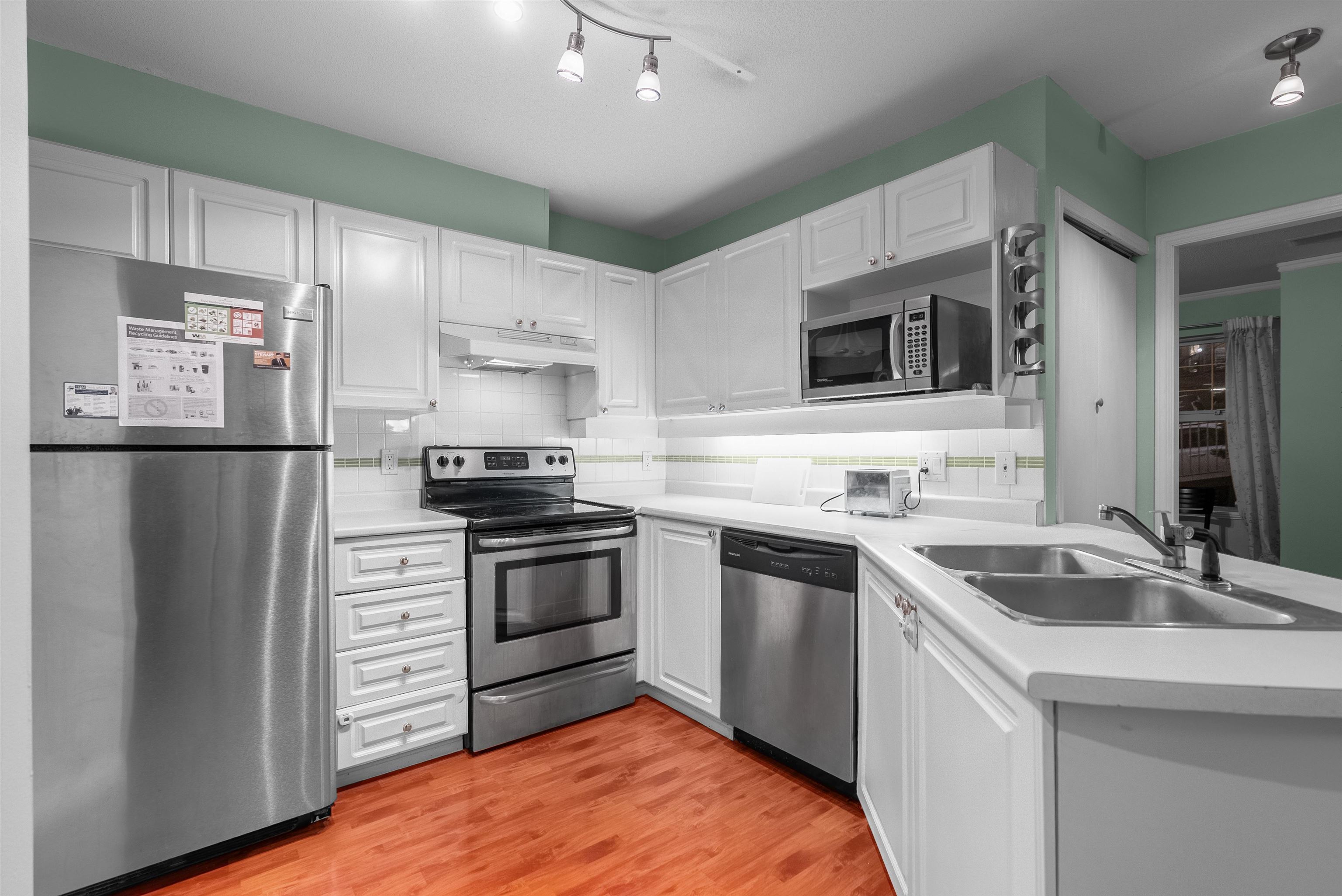 1032 Queens Avenue 505