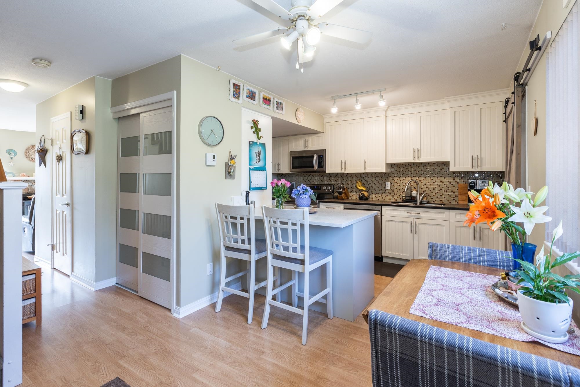 27044 32 Avenue 102
