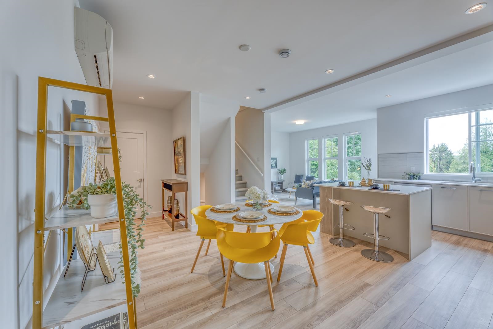 3421 Queenston Avenue 104