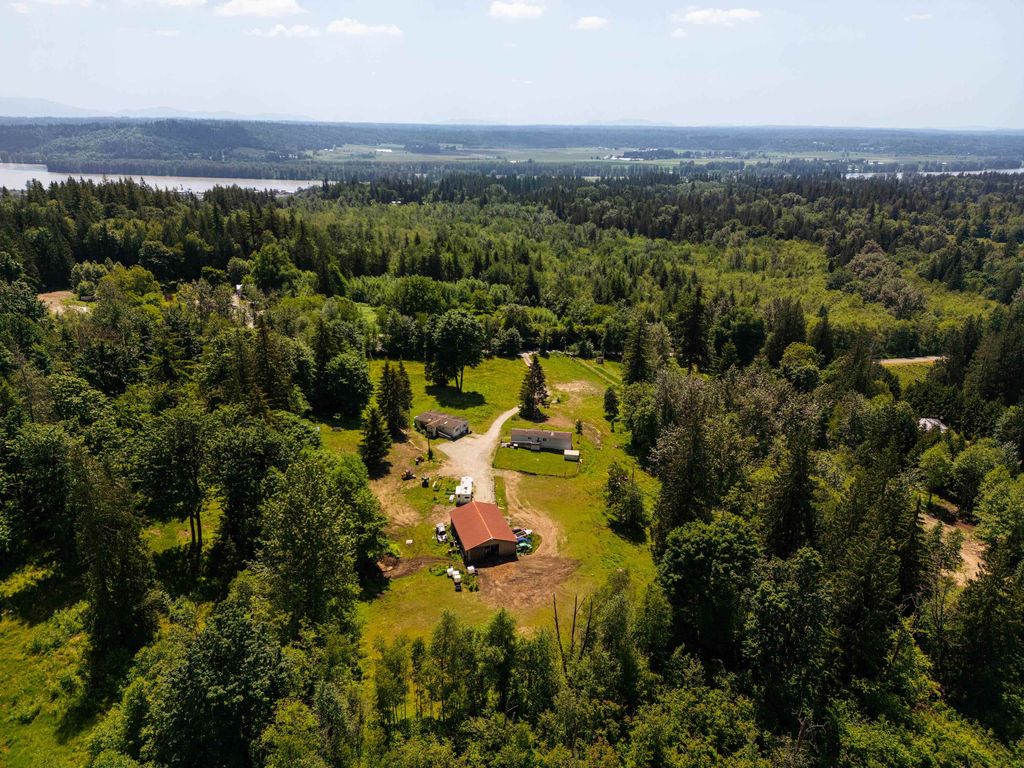 Photo of 28555 104 Avenue, Maple Ridge, BC V2W 1L5 (MLS # R3106947)