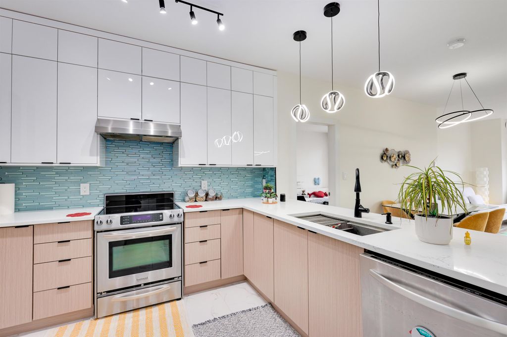 listing image 1108975243263507568