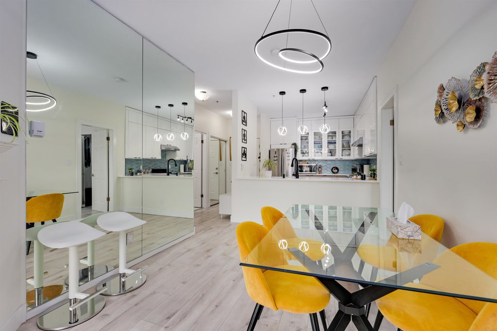 listing image 1101478993398472881