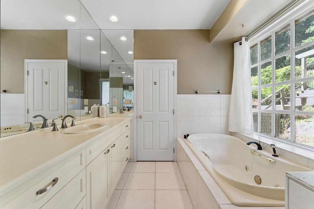 listing image 1108429511771663640