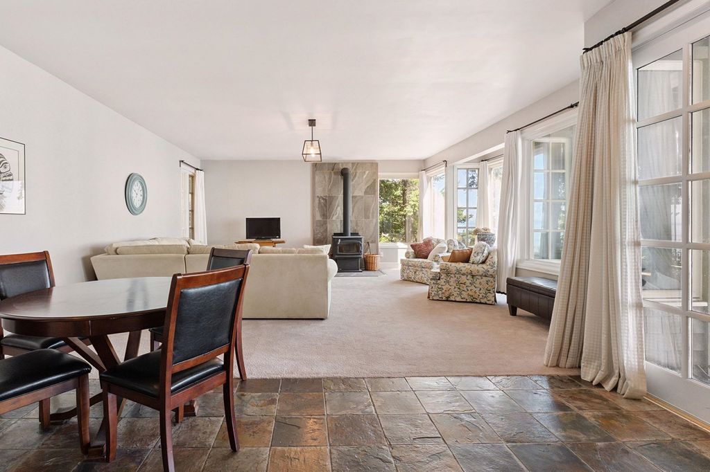 listing image 1102358276525431602