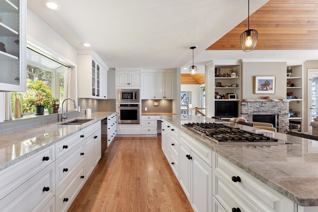 listing image 1100204644472855476