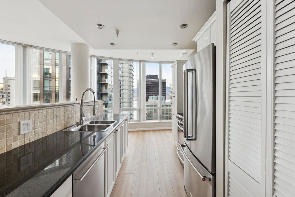 listing image 1102530406712062564