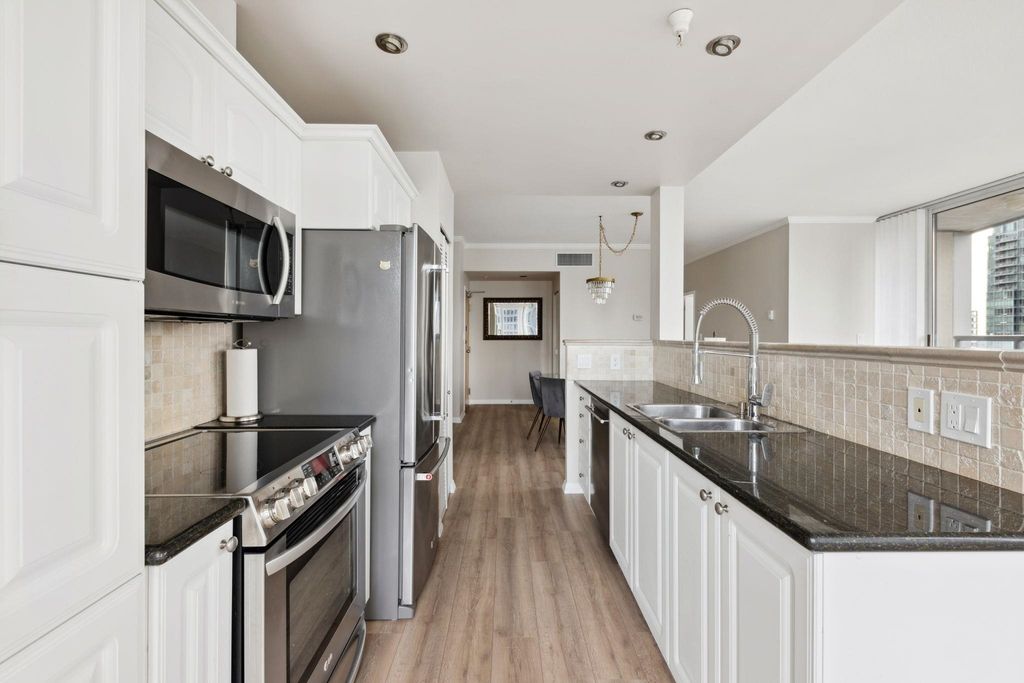 listing image 1108573837089827621