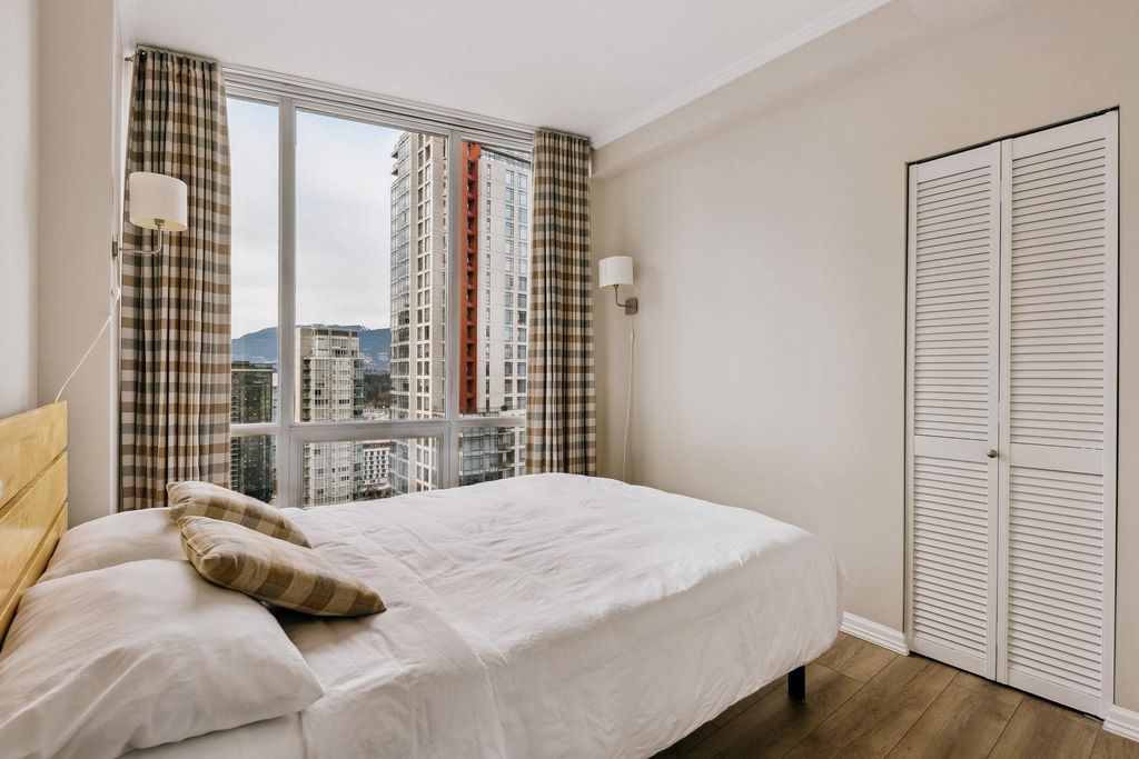 listing image 1101065294006779778