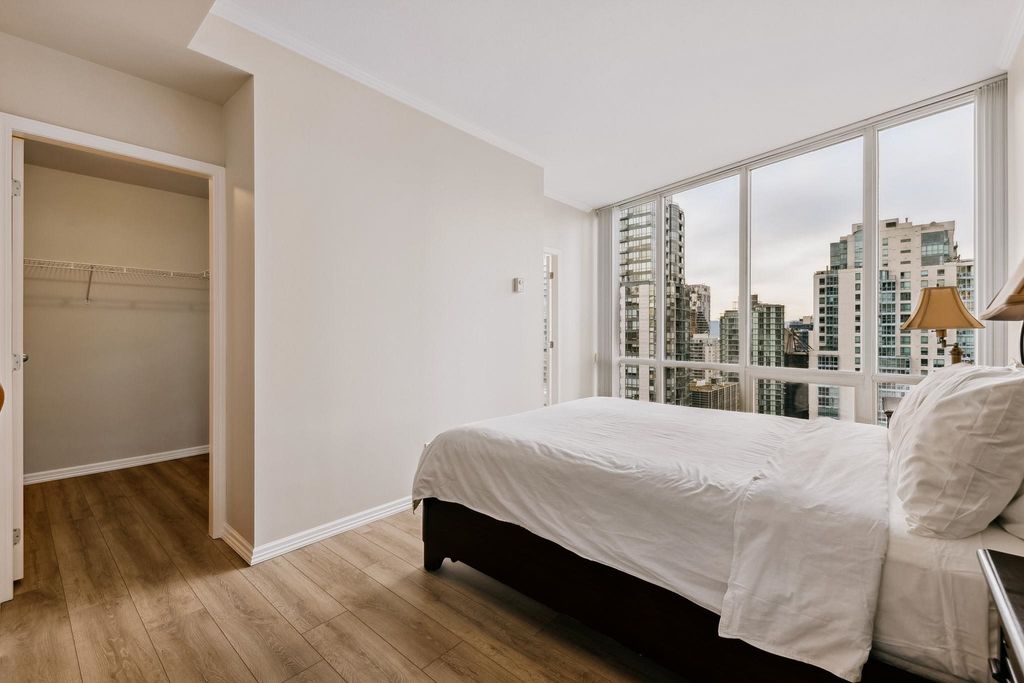 listing image 1100839641015098576