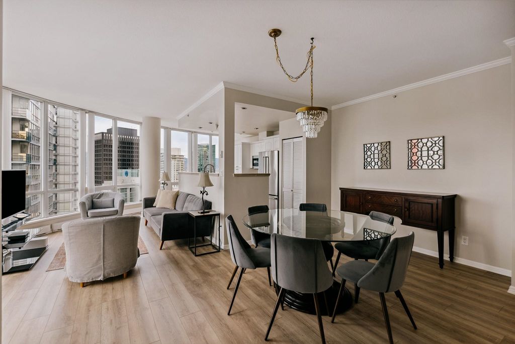 listing image 1106876497073377535