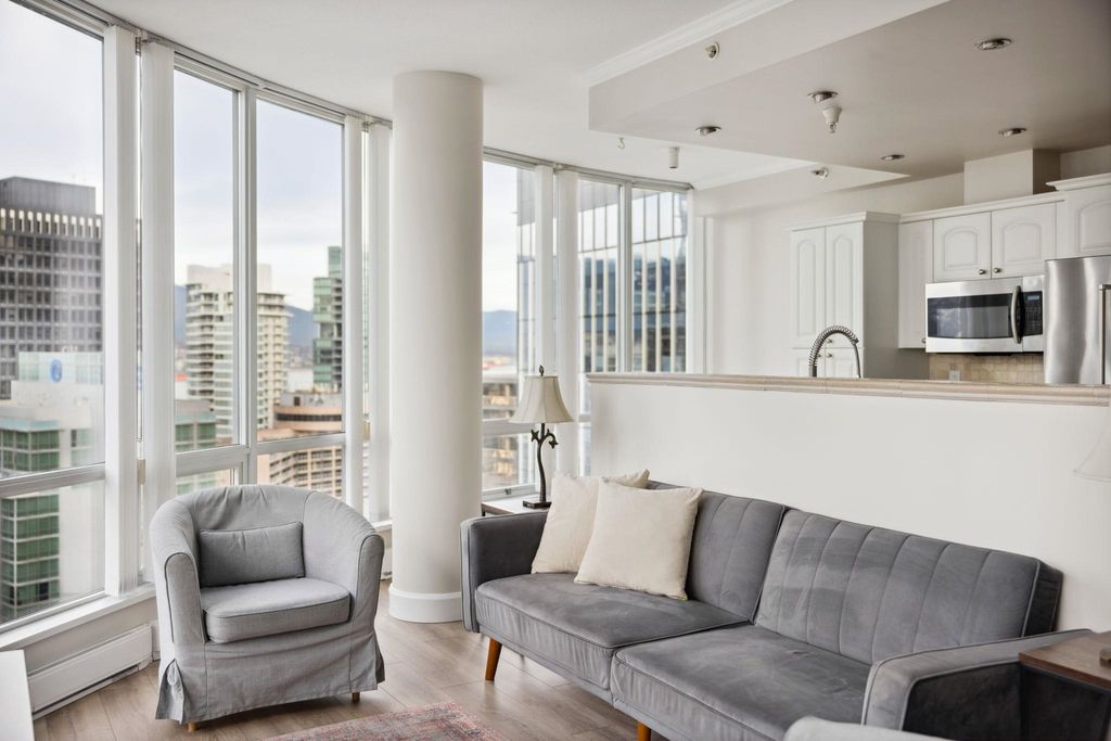 listing image 1106876497073377535