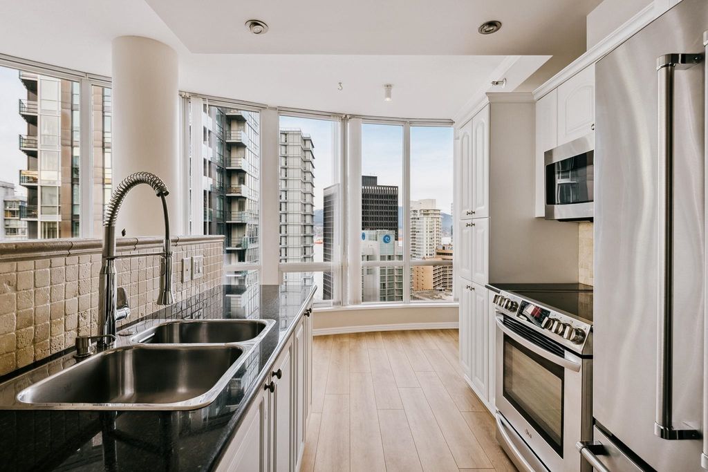 listing image 1108948670239432741
