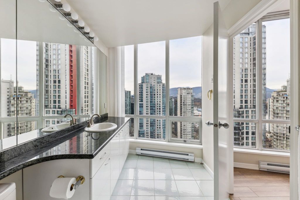 listing image 1102640485381835188
