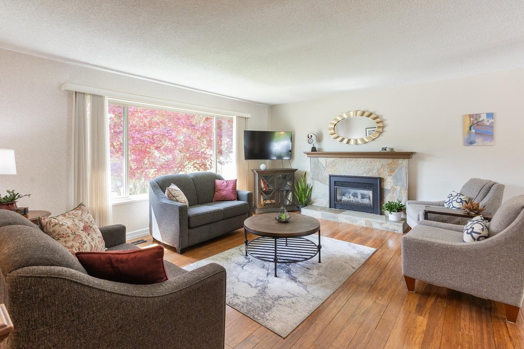 Photo of 20249 44 Avenue, Langley, BC V3A 6L9 (MLS # R3115270)
