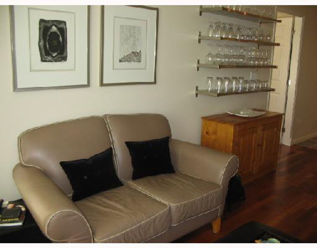 listing image 1107559935161941350