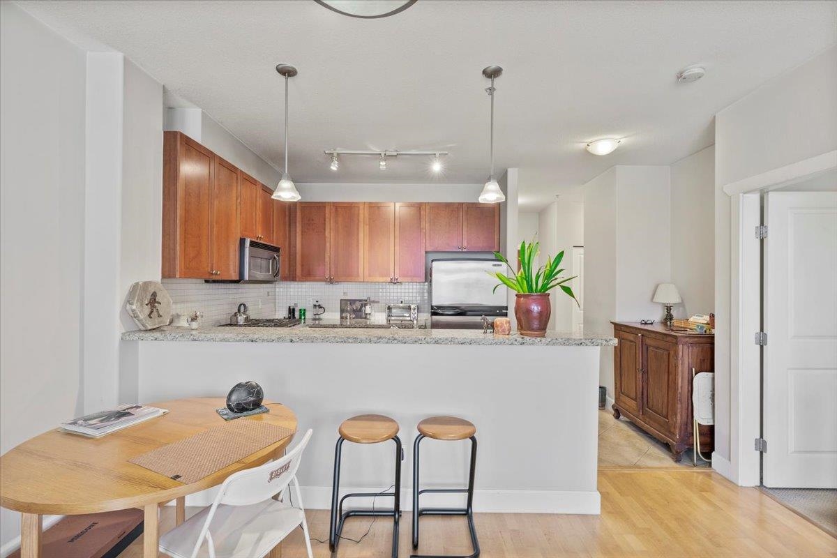 4211 Bayview Street 113