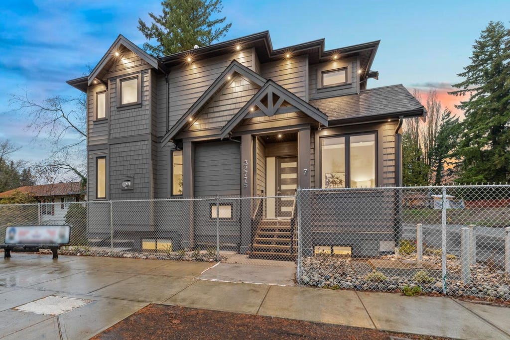 Photo of 32775 Marshall Road #7, Abbotsford, BC V2S 1J6 (MLS # R3123186)