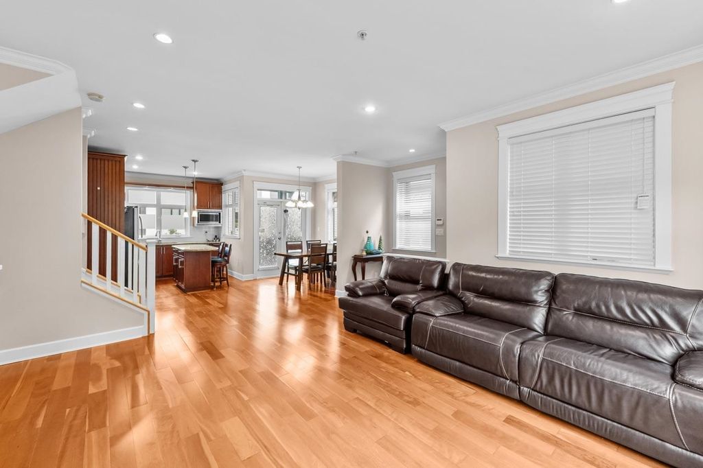 listing image 1106789500068112051
