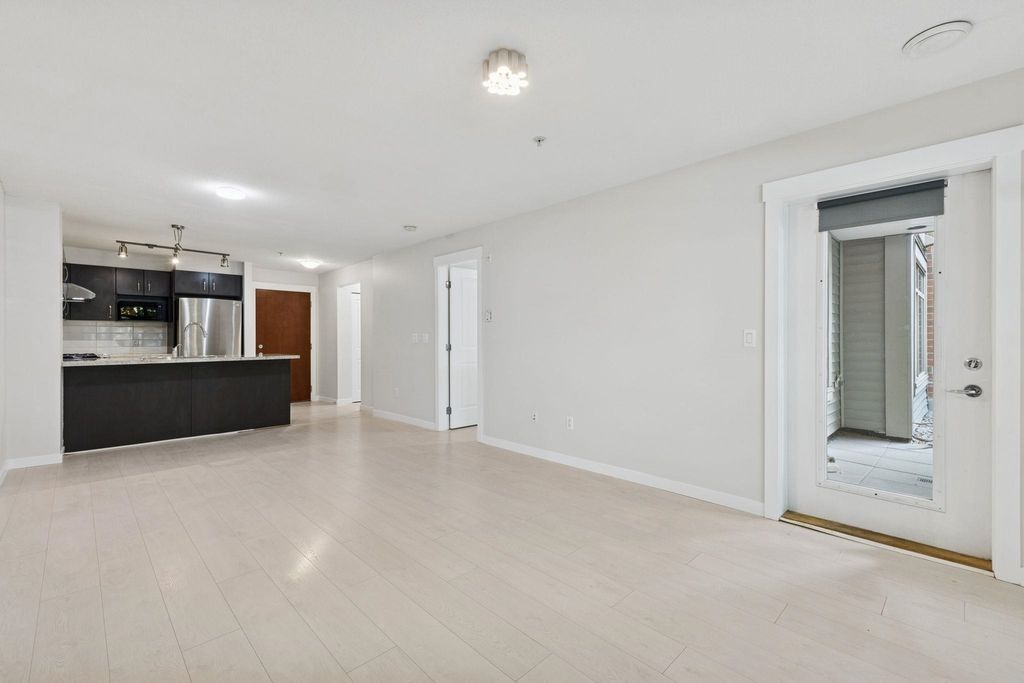 listing image 1102258061022394581