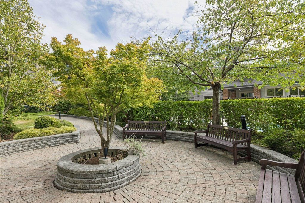 listing image 1102706333447421453