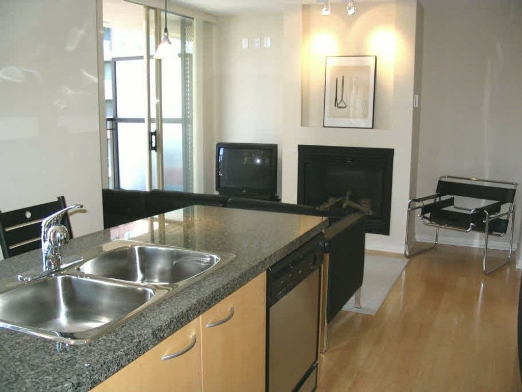 listing image 1105302658195843463