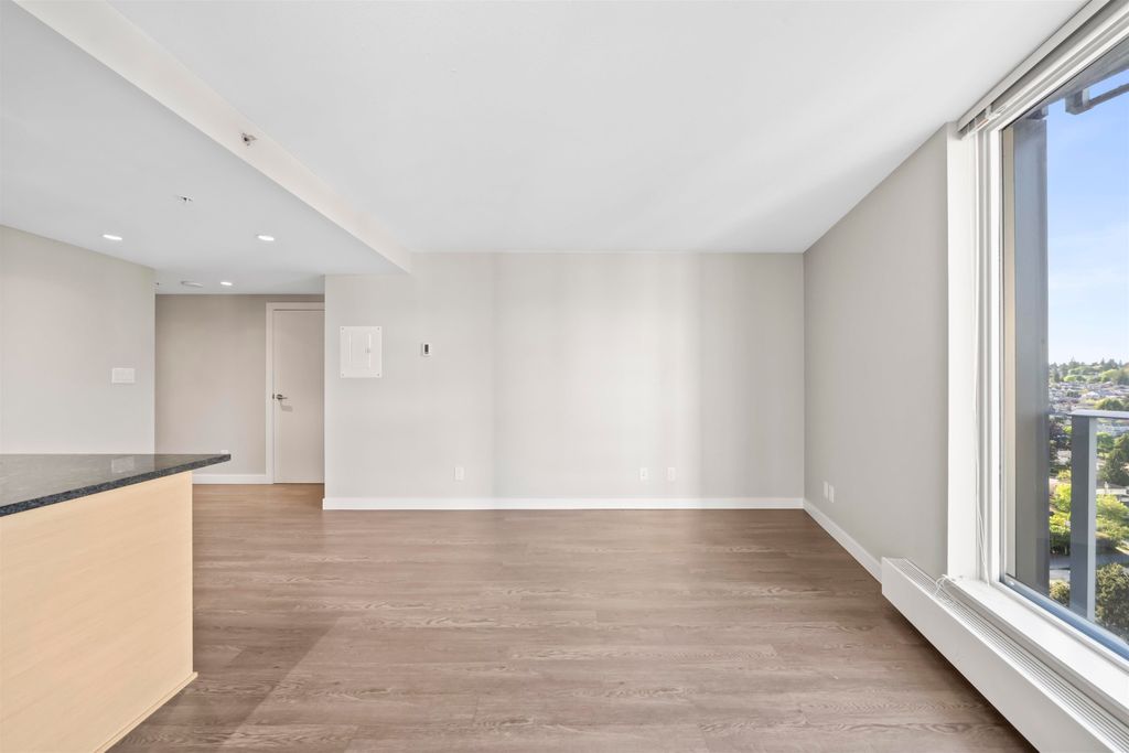 listing image 1102527257614808646