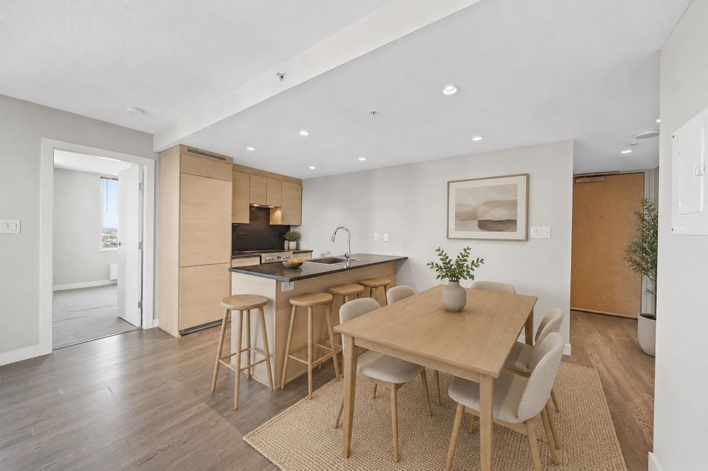 listing image 1101454053711020372