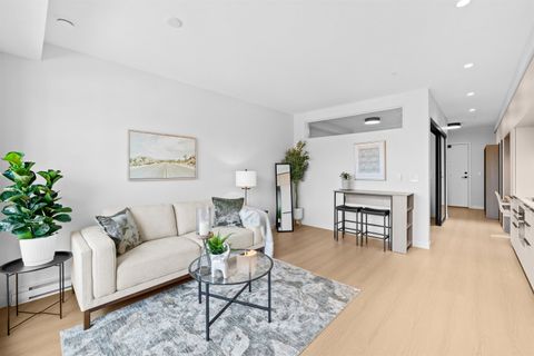 2015 St. Johns Street 508 Port Moody BC V3H 0N5