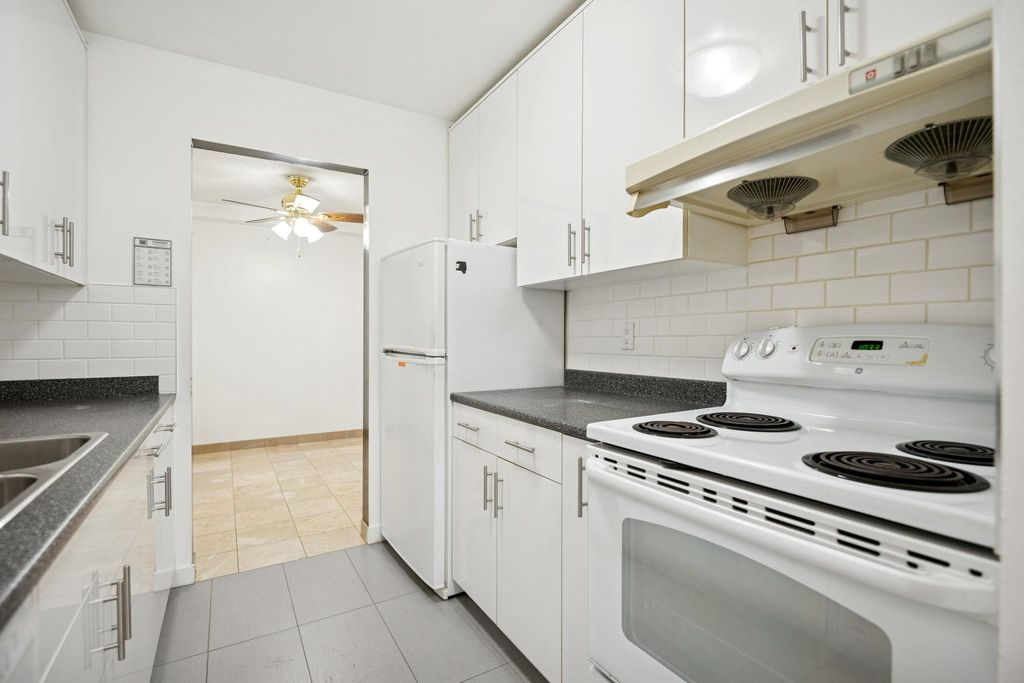 listing image 1104434581053046915