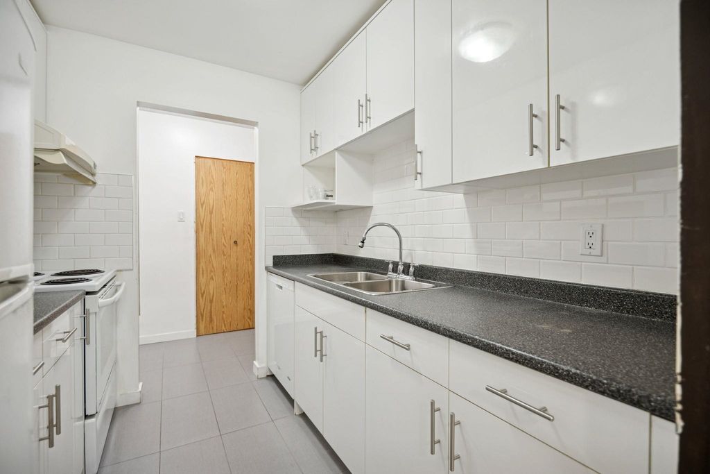 listing image 1109552487302143622