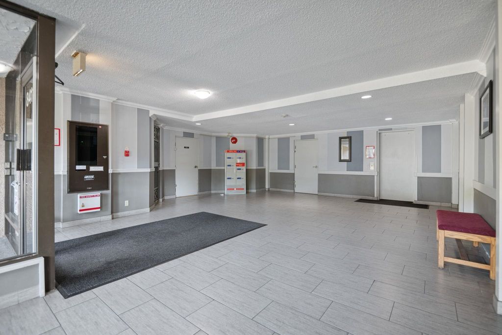 listing image 1101278725420758757