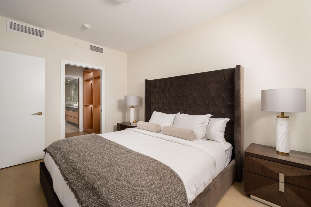 listing image 1107344226506312436