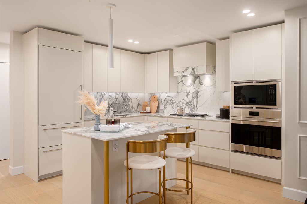 listing image 1103012780663793759
