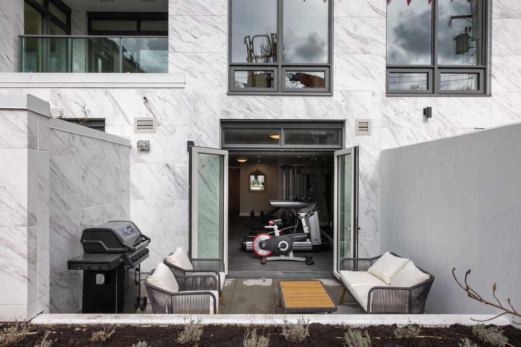 listing image 1107773333613665172
