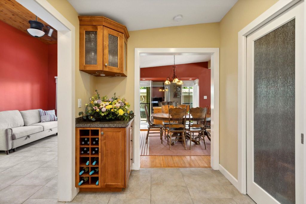 listing image 1107124257877766394