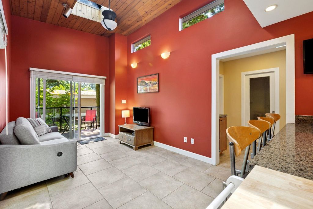 listing image 1106790532345862883