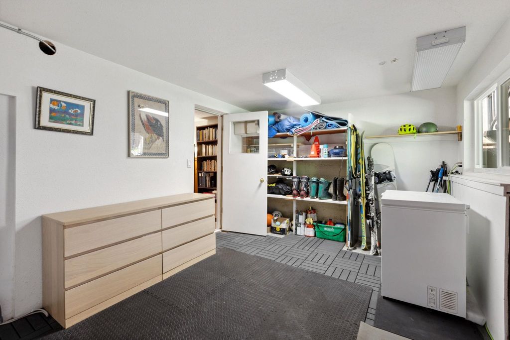 listing image 1104681060501853666