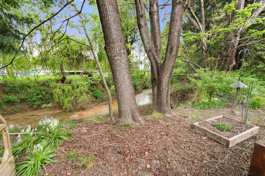Photo of 46277 Cessna Drive #8, Chilliwack, BC V2P 1A7 (MLS # R3148396)